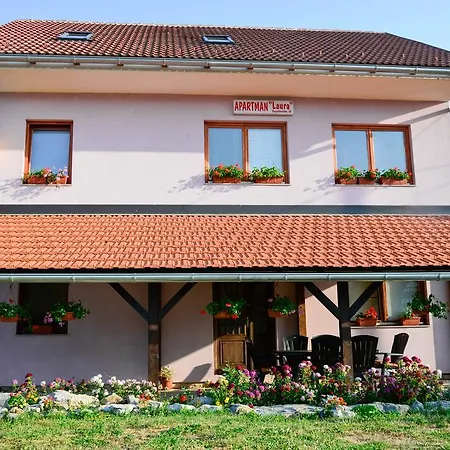 Apartment Laura Gračac Exterior foto